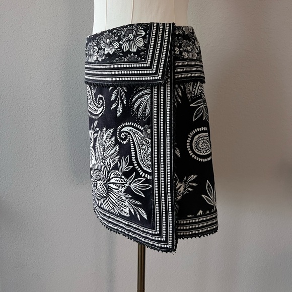Farm Rio Paisley Bloom Wrap Skirt! - Picture 2 of 7